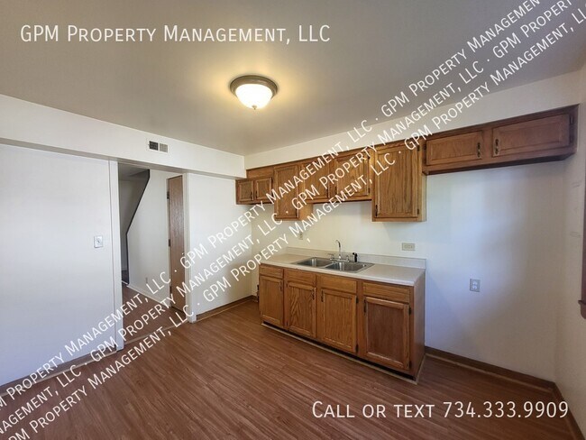 Foto del edificio - 33072 Alanson St
