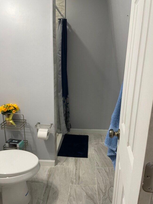 Baño - 12238 Benton St
