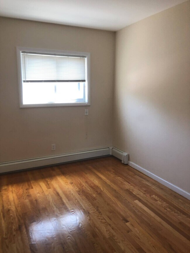 Foto del edificio - 3226 Johnson Ave