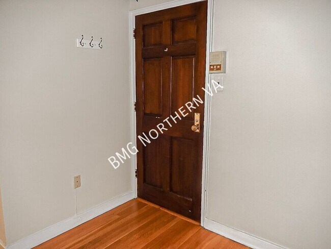 Foto del edificio - 3403 Commonwealth Ave