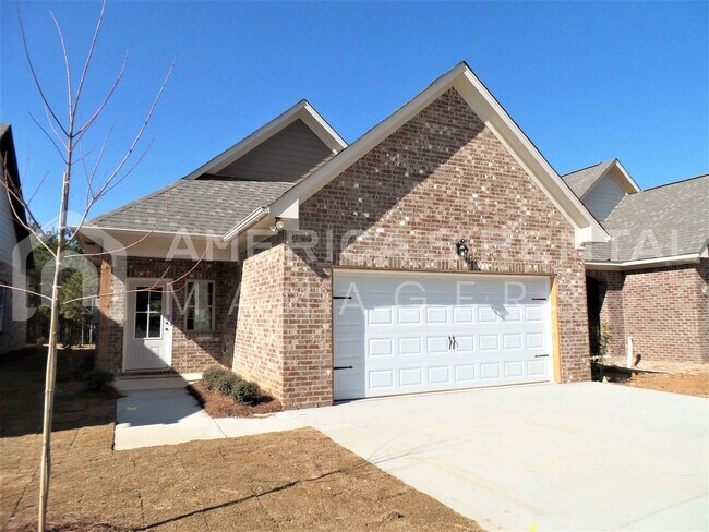 Building Photo - Home for Rent in Lake Cyrus... Available t...