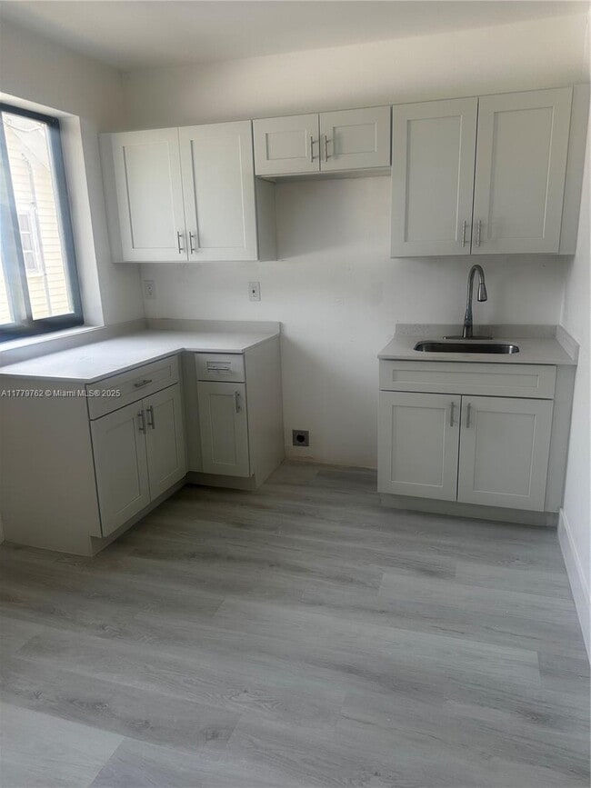 Foto del edificio - 1101 SW 12th Ct