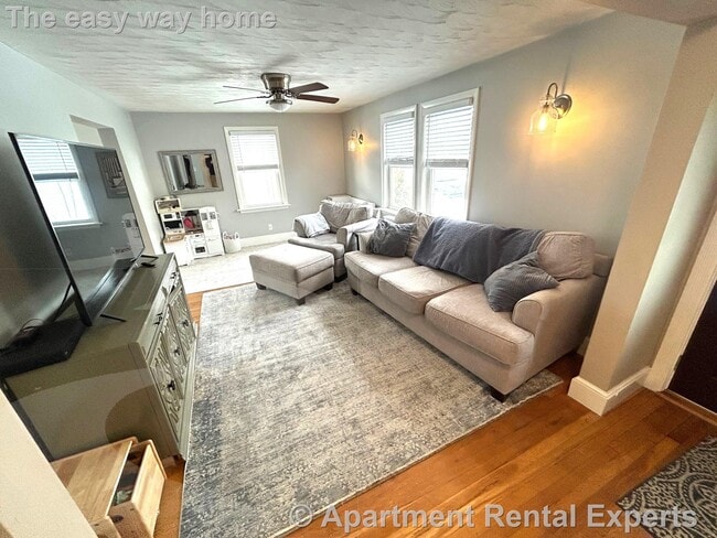 Building Photo - 7 Maynard St