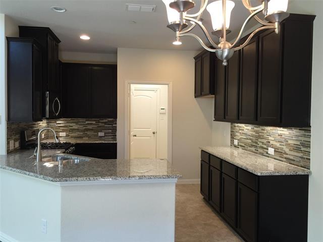 Building Photo - 913 Jamesville Ln