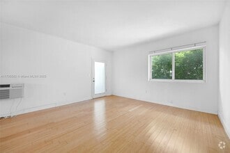 Building Photo - 320 85th St