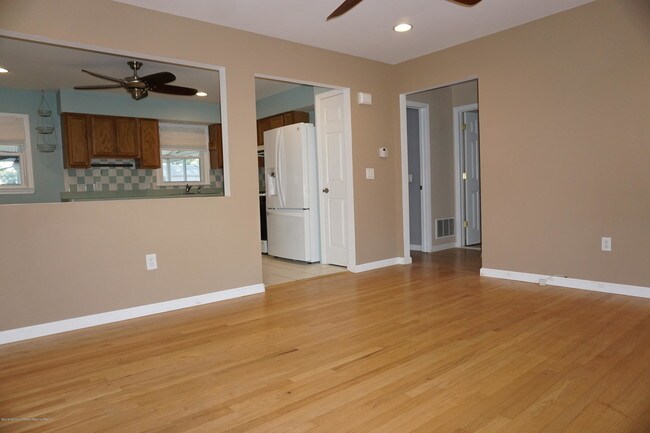 Building Photo - 822 Beaver Dam Rd