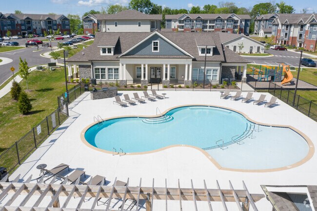 Piscina - The Farm at Golston Hill Collection