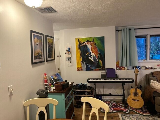 Foto del edificio - 192 E Border Rd