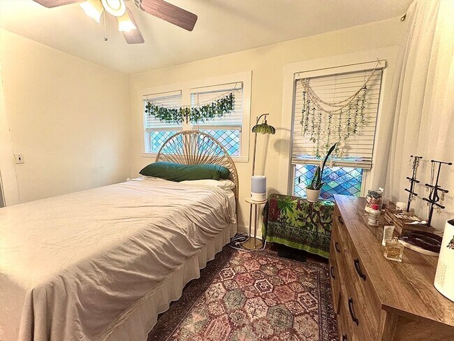 Foto del edificio - 2 Mapleton St