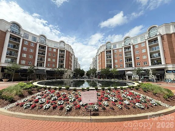 Foto del edificio - 4625 Piedmont Row Dr
