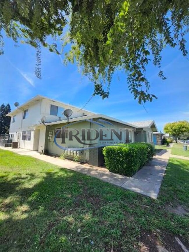 Building Photo - 1198 Casita Dr