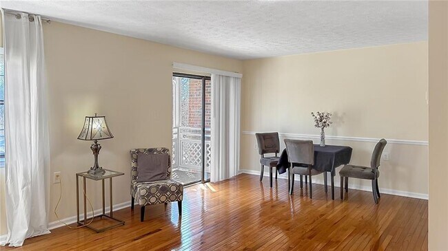 Foto del edificio - 475 Mount Vernon Hwy NE