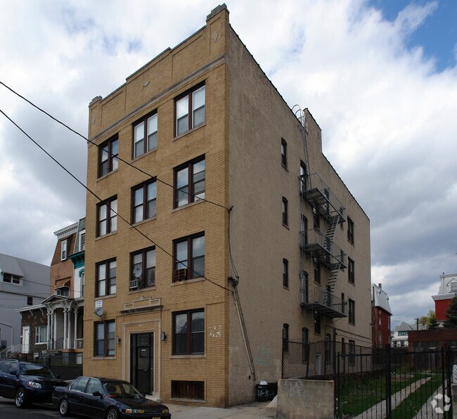 Building Photo - 54-56 Linden Ave