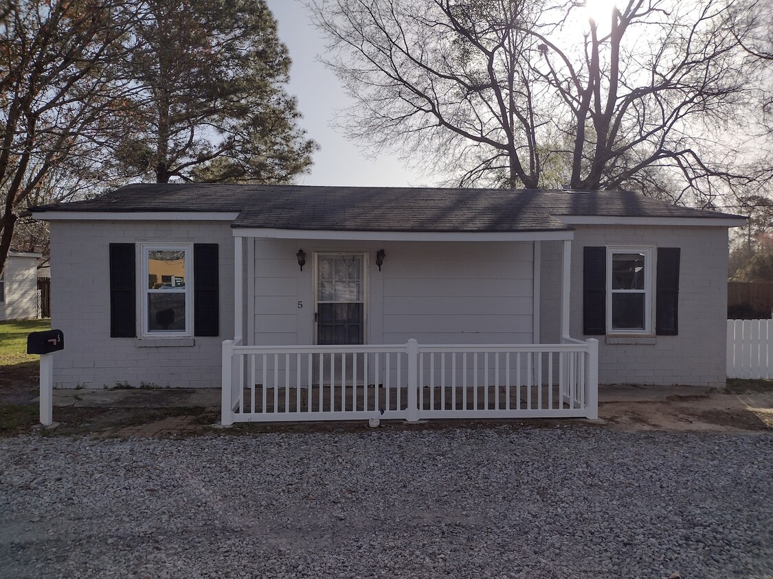 Primary Photo - 1166 Peachtree Street, Unit 5