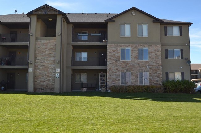 Building Photo - 3585 Rock Creek Rd