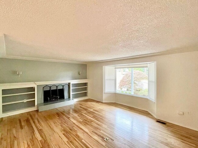 Photo - Spacious 5-Bedroom Home in Prime Location