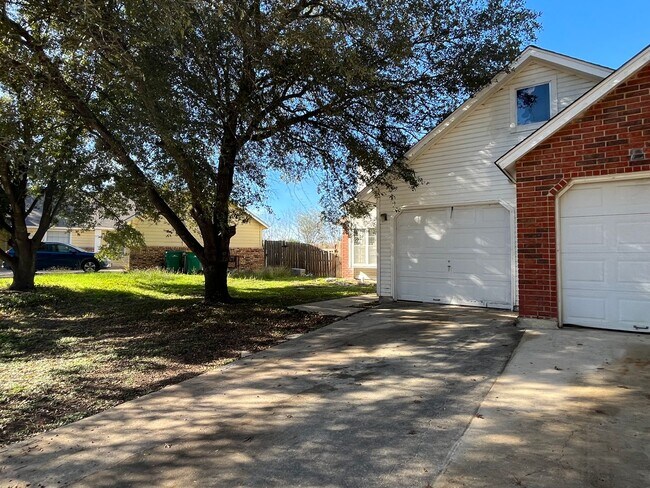 Foto del edificio - 9203 Shadow Crest, Converse, TX. 78109