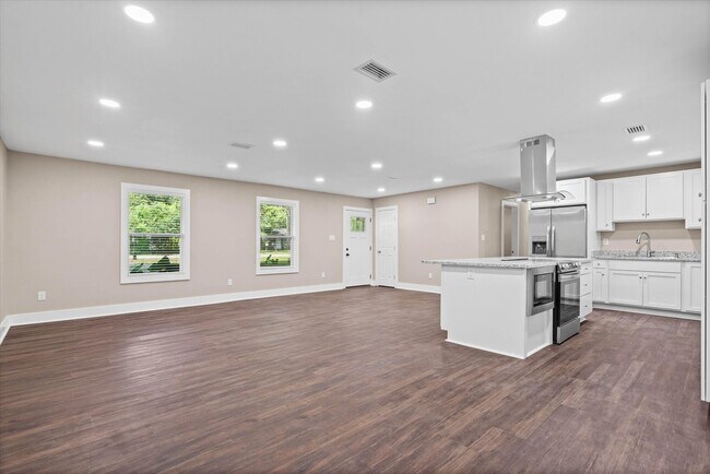 Foto del edificio - 2310 McPhillips Dr
