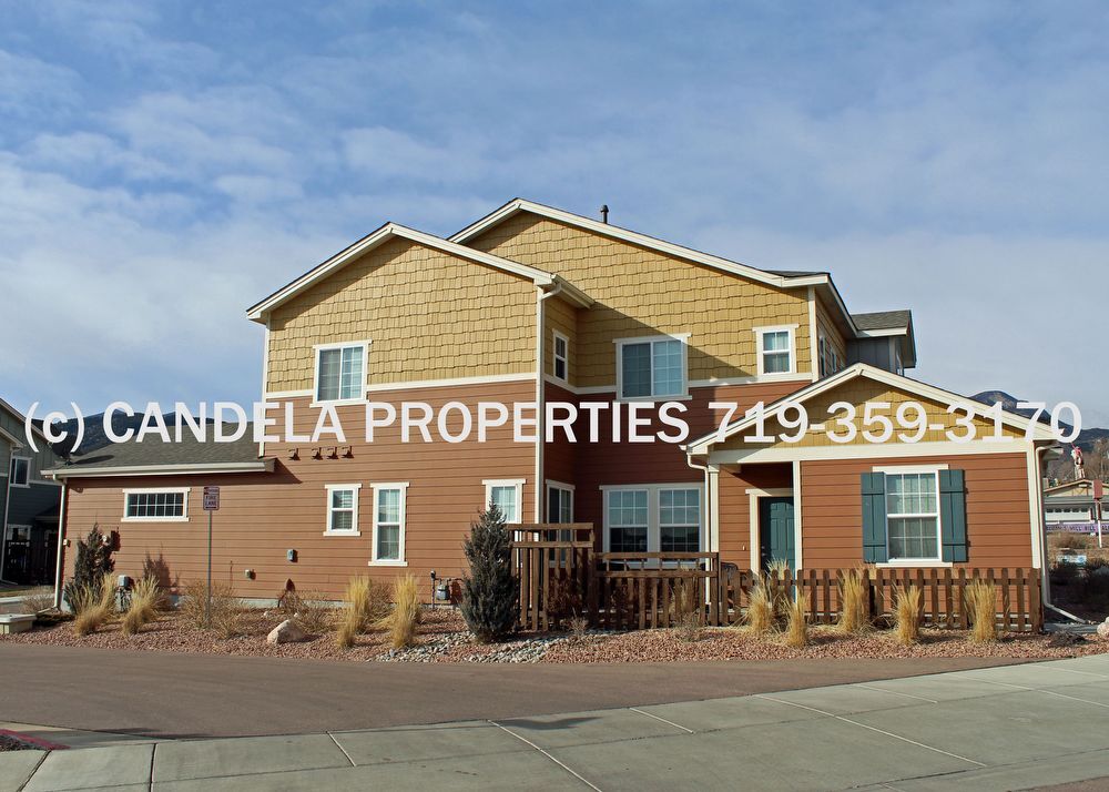Primary Photo - 3 BEDROOM TOWNHOME IN GOLD HILL MESA