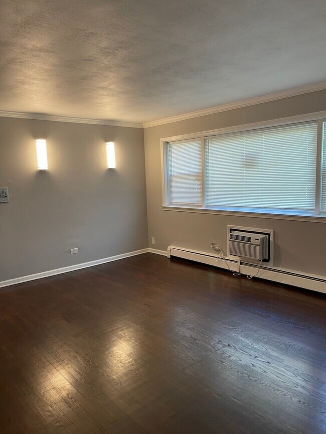 Building Photo - 342 Beach Ave
