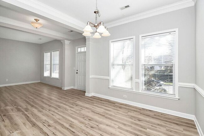 Building Photo - Gorgeous 3BD/2.5BA Craftsman Style Home in the Westmoreland Community!