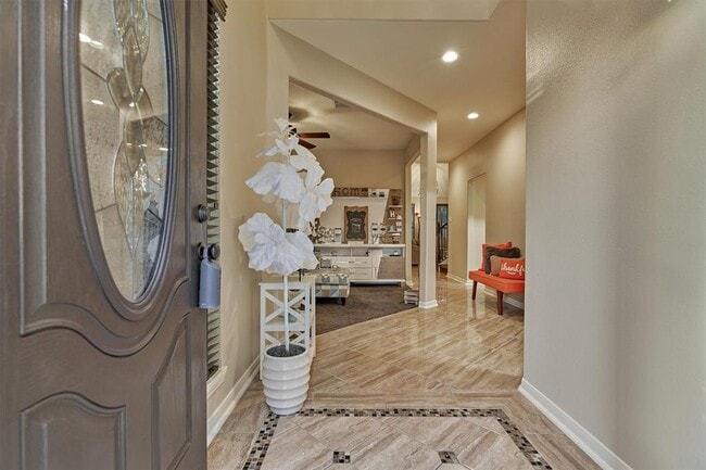 Foto del edificio - 5807 Fairway Manor Ln