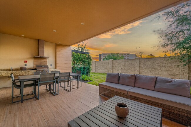 Building Photo - 7515 Brooklyn Dr