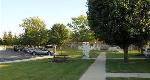 Foto del edificio - 995 Meadow Ln