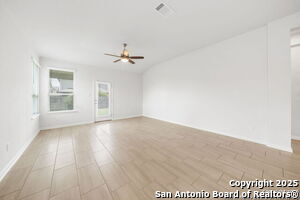 Foto del edificio - 11672 Folsom Pass