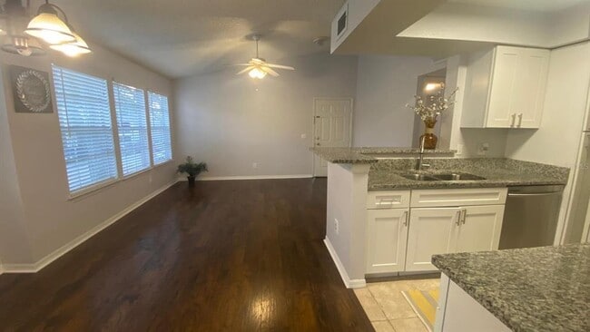 Foto del edificio - 1027 S Hiawassee Rd