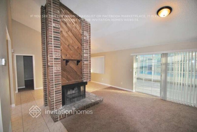 Building Photo - 930 Waverly Dr