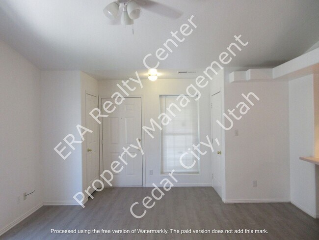 Foto del edificio - **Move-In Bonus!** 3 bed, 2 bath Twin Home
