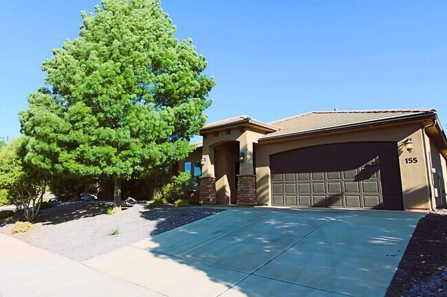 Foto del edificio - Beautiful Hobble Creek 4 Bed/2 Ba NEW FLOORS & PAINT
