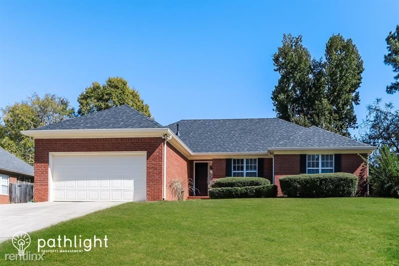 Primary Photo - 3 br, 2 bath House - 4735 Savannah Ln
