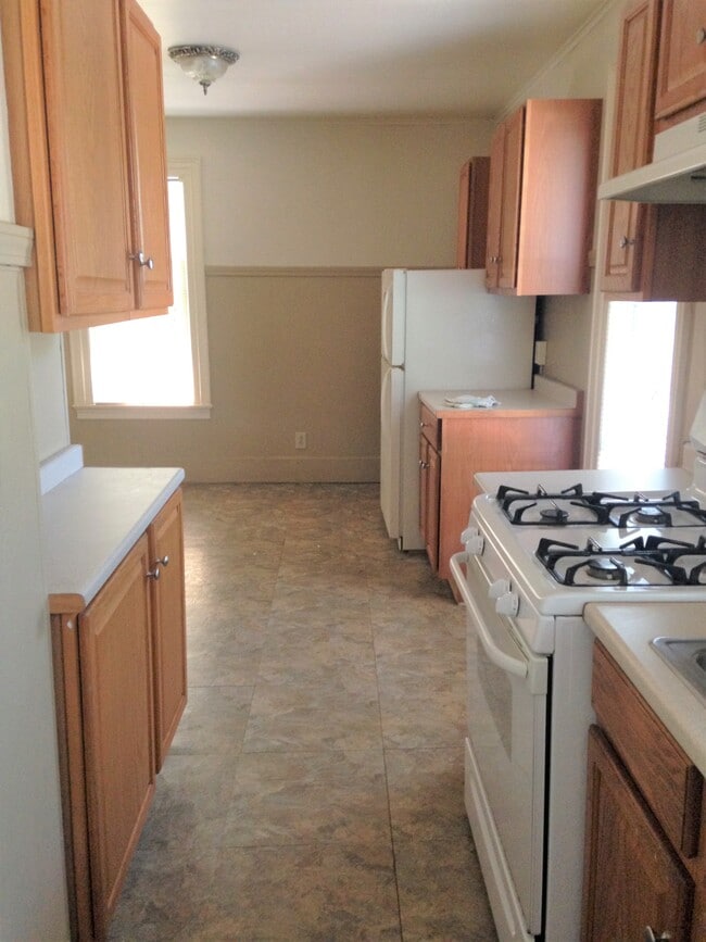 Building Photo - 203 S Goodman St