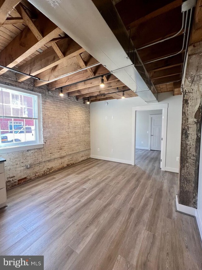 Building Photo - 401 Princess Anne St