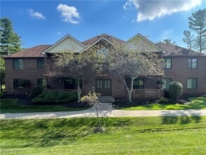 Building Photo - 8591 Scenicview Dr