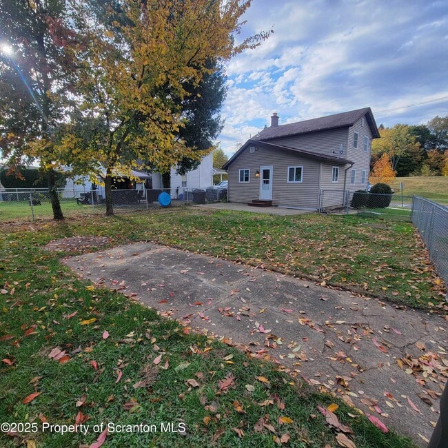 Foto del edificio - 1756 Nay Aug Ave