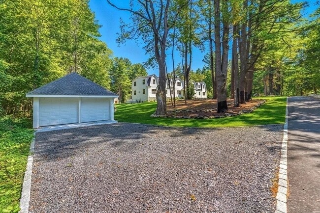 Building Photo - 22 Lincoln Rd