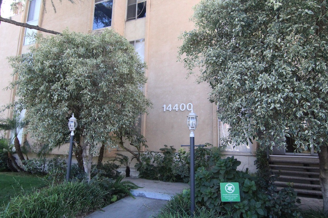 Primary Photo - 14400 Chandler Blvd