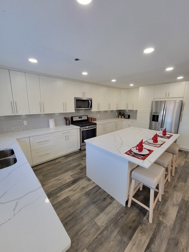 Foto del edificio - 1255 Fallbrook Ln