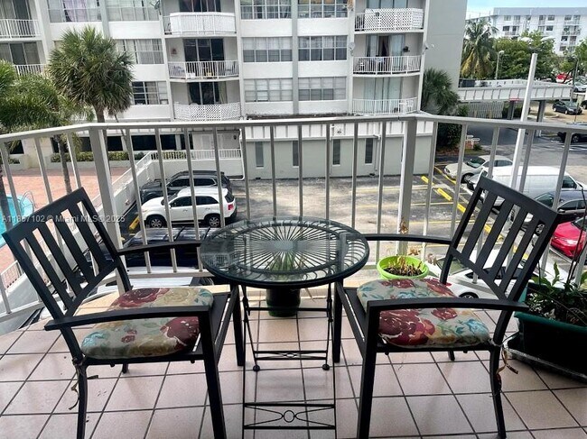 Foto del edificio - 16710 NE 9th Ave
