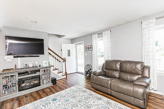 Building Photo - 6492 Marie Ln