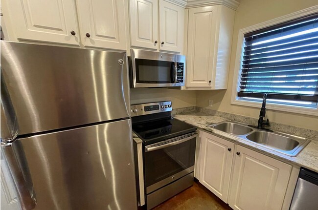 Foto del edificio - 1 BD/ 1 BA