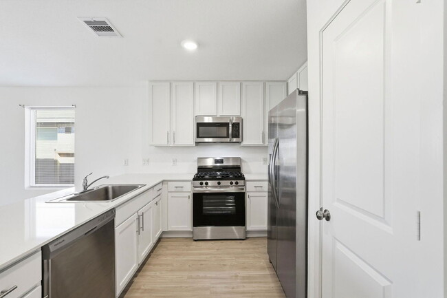 Foto del edificio - 6639 Orange Daylily Ln