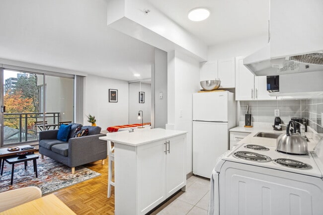 Building Photo - Somerset