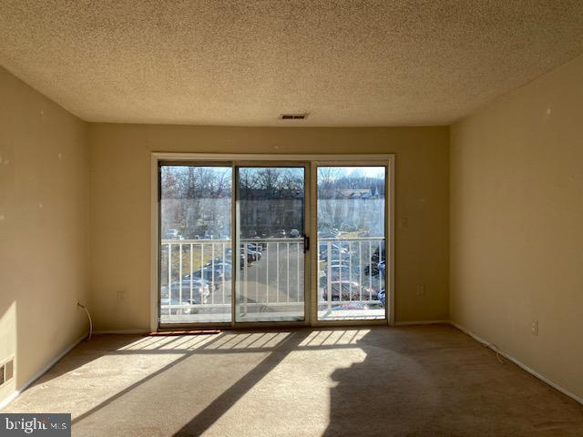 Building Photo - 40 Holly Ct