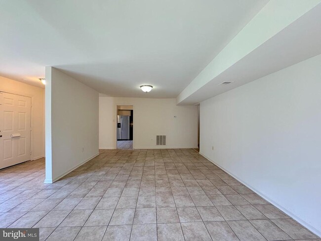 Building Photo - 4675 Logsdon Dr