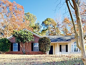 Building Photo - 36 St Albans Rd