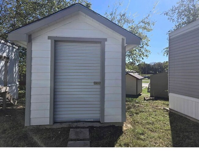 Building Photo - Charming 2BR House in Howe